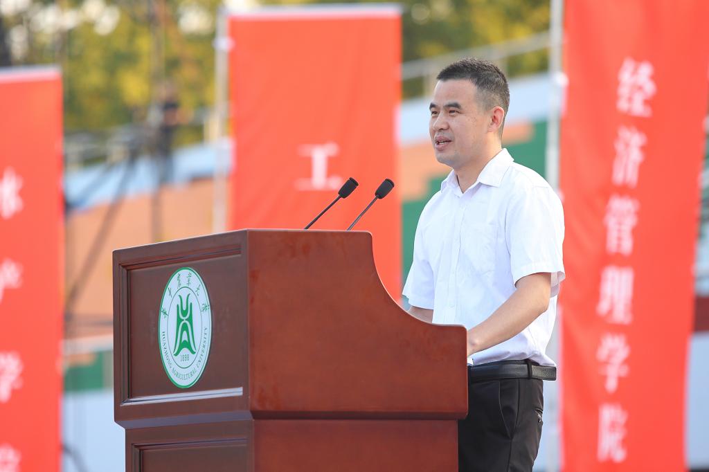 bevictor彭贵青教授发言(通讯员 侯国涛 摄)
